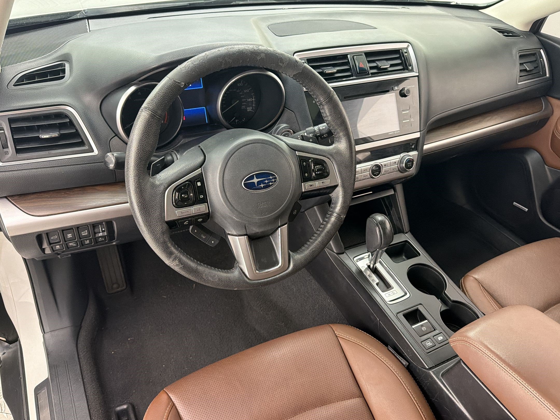 Used 2017 Subaru Outback 3.6R Touring AWD/4WD image 4