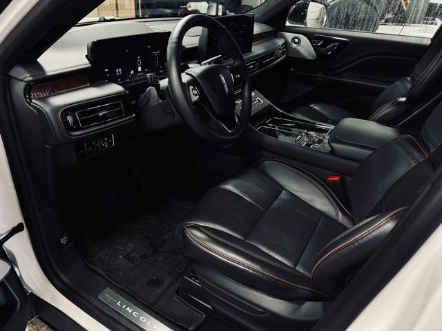Certified 2025 Lincoln Aviator Black Label image 21