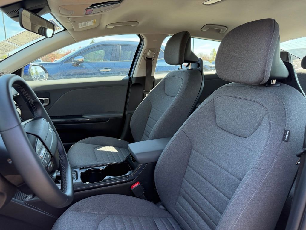Used 2025 Kia K4 EX image 14