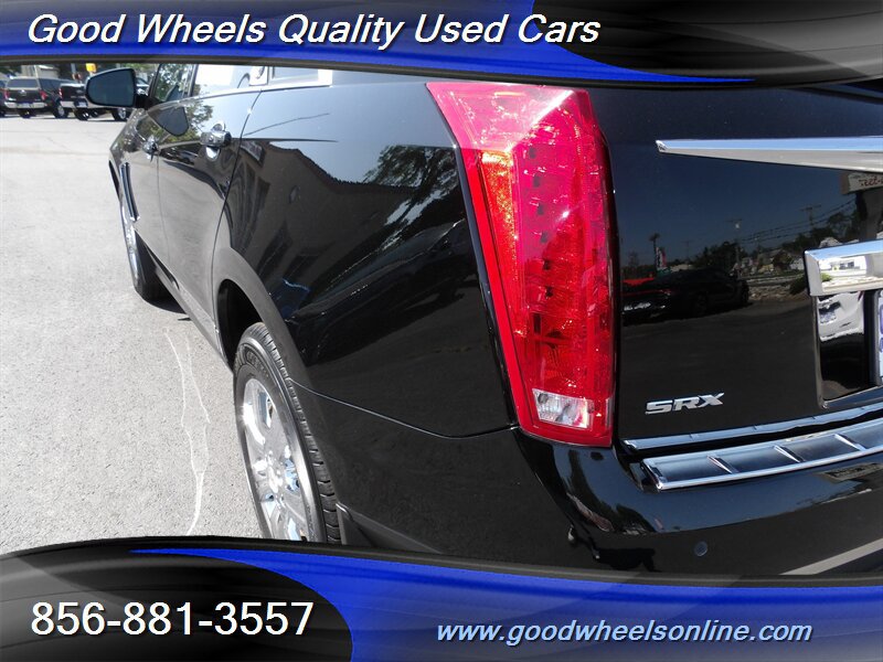 Used 2015 Cadillac SRX Luxury w/ Driver Awareness Package FWD image 9