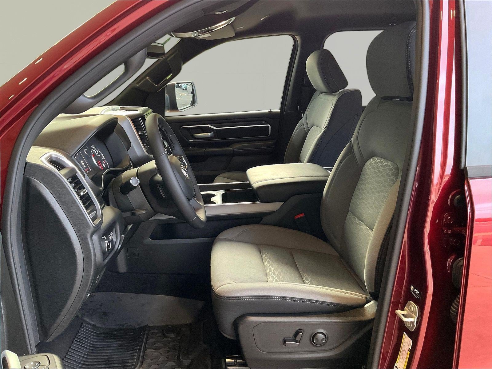 Used 2025 RAM 1500 Big Horn AWD/4WD image 22