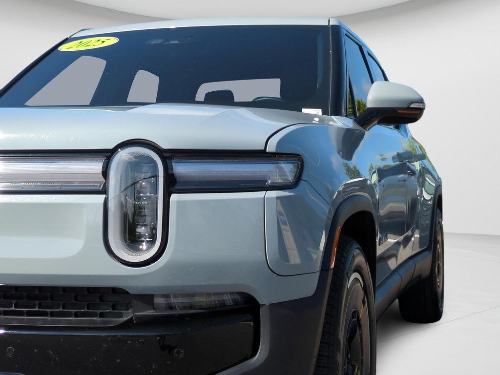 Used 2025 Rivian R1T Adventure AWD/4WD image 26