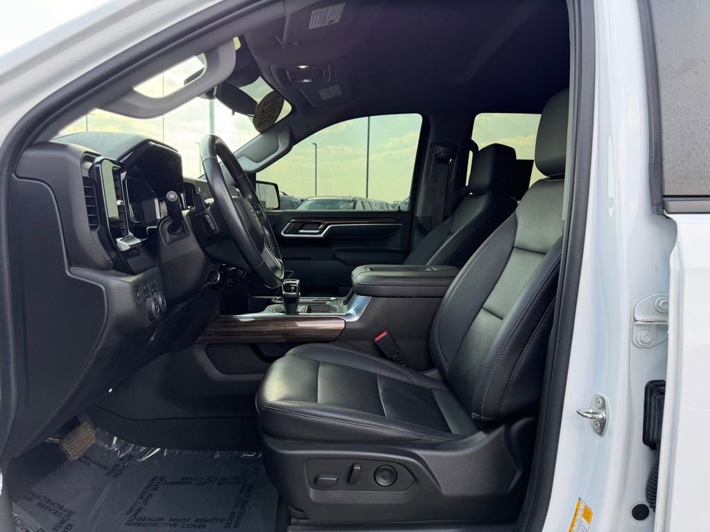 Used 2022 Chevrolet Silverado 1500 RST w/ Convenience Package II image 12