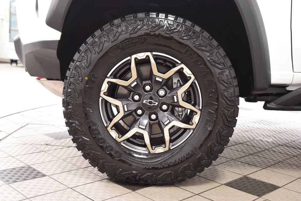 New 2026 Chevrolet Colorado ZR2 w/ Technology Package AWD/4WD image 31