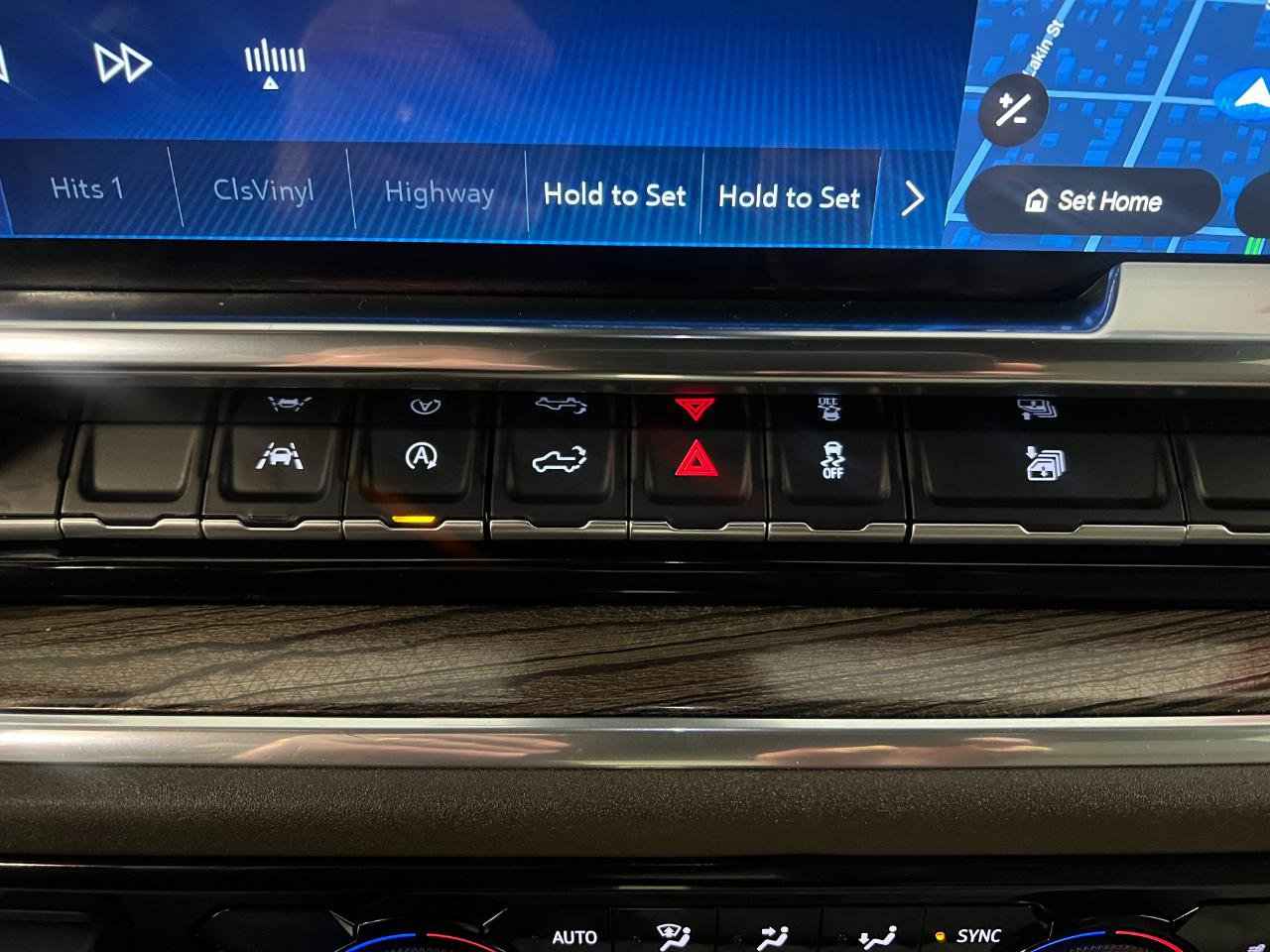 Used 2025 Chevrolet Silverado 1500 LT image 48