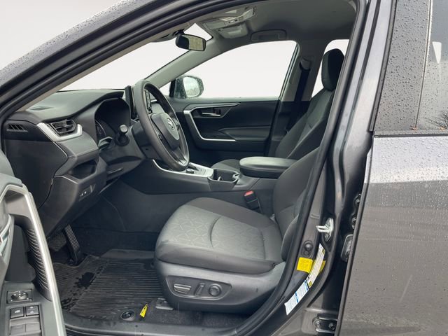 Used 2022 Toyota RAV4 XLE image 9