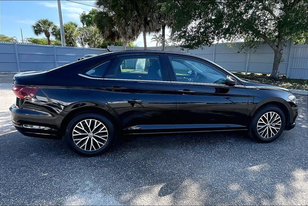 Used 2021 Volkswagen Jetta S w/ Driver Assistance Package FWD image 4