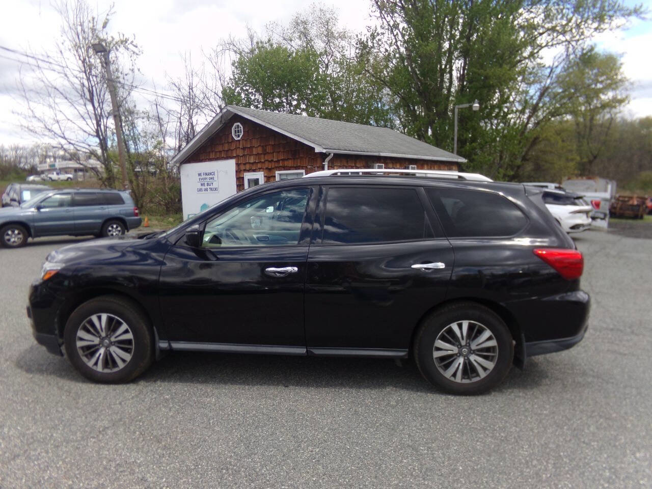 Used 2017 Nissan Pathfinder SL w/ SL Premium Package AWD/4WD image 12