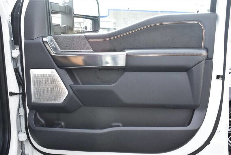 Used 2024 Ford F350 Platinum image 30