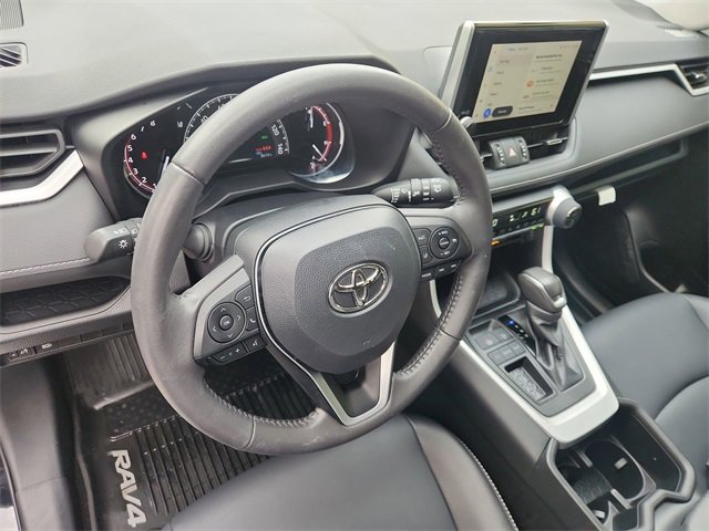 Used 2023 Toyota RAV4 XLE Premium image 10