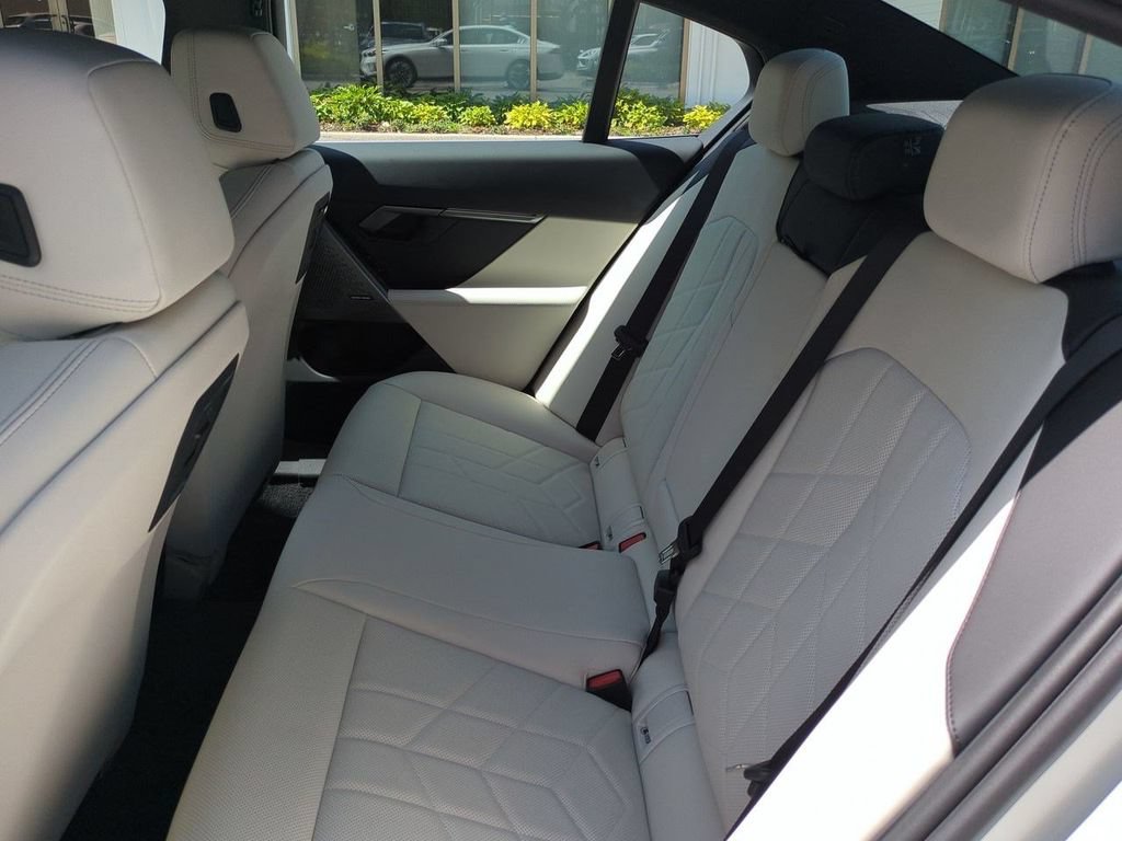 New 2027 BMW 530i xDrive w/ Premium Package AWD/4WD image 14