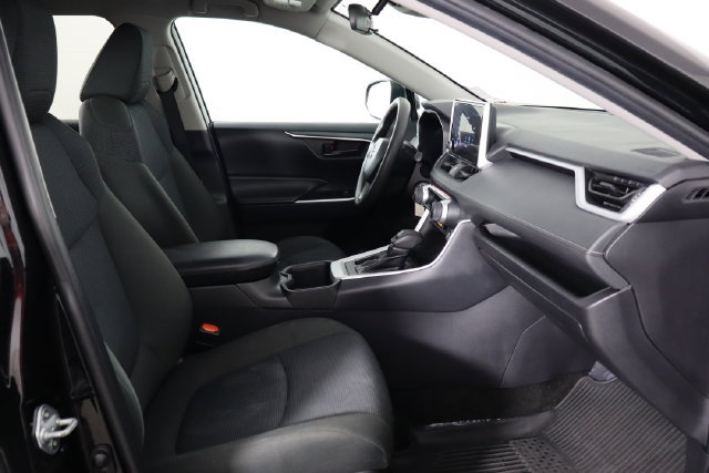 Used 2024 Toyota RAV4 LE FWD image 17