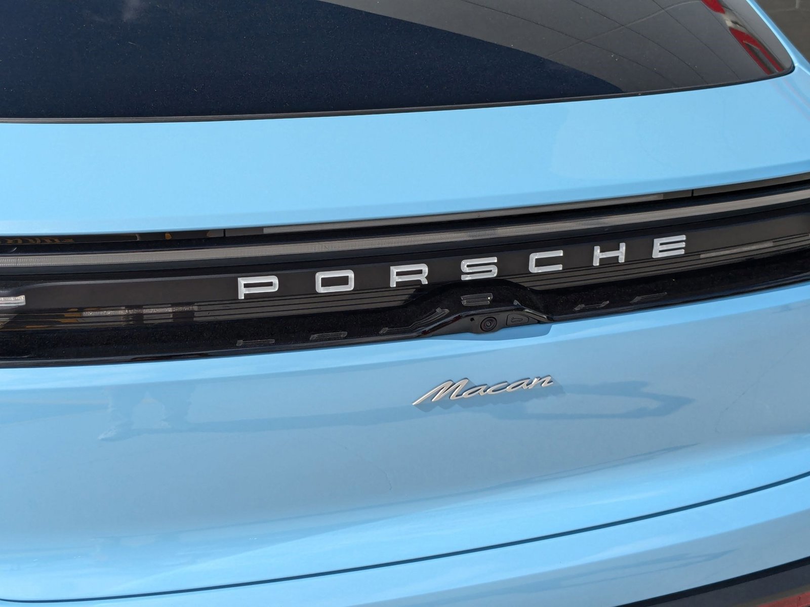 New 2025 Porsche Macan Electric RWD image 11