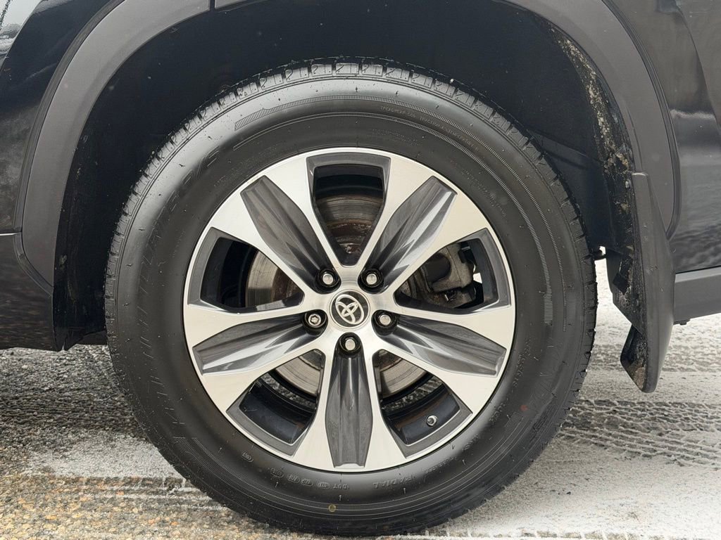 Used 2020 Toyota Highlander XLE image 7