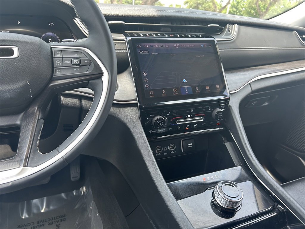 Used 2023 Jeep Grand Cherokee L Limited image 19