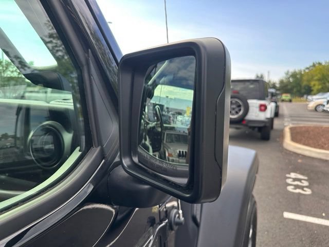 Used 2019 Jeep Wrangler Sport AWD/4WD image 14