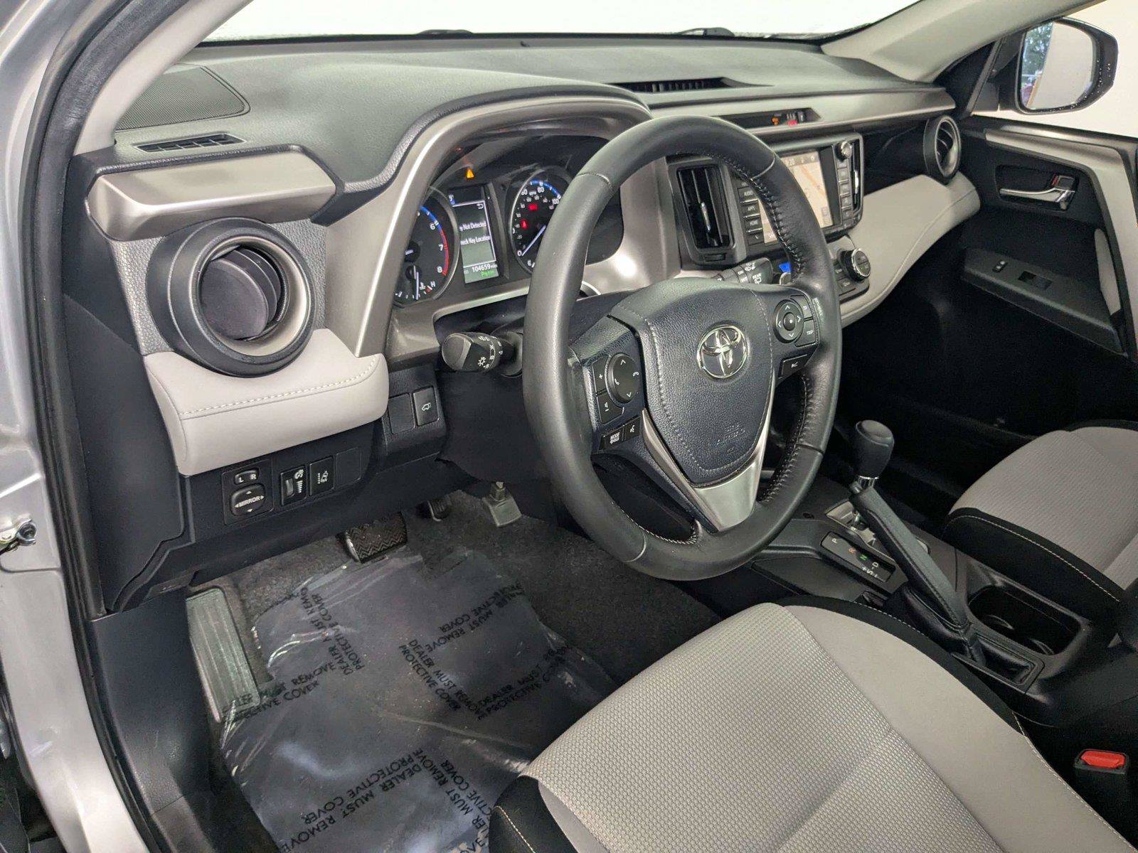 Used 2018 Toyota RAV4 XLE FWD image 14