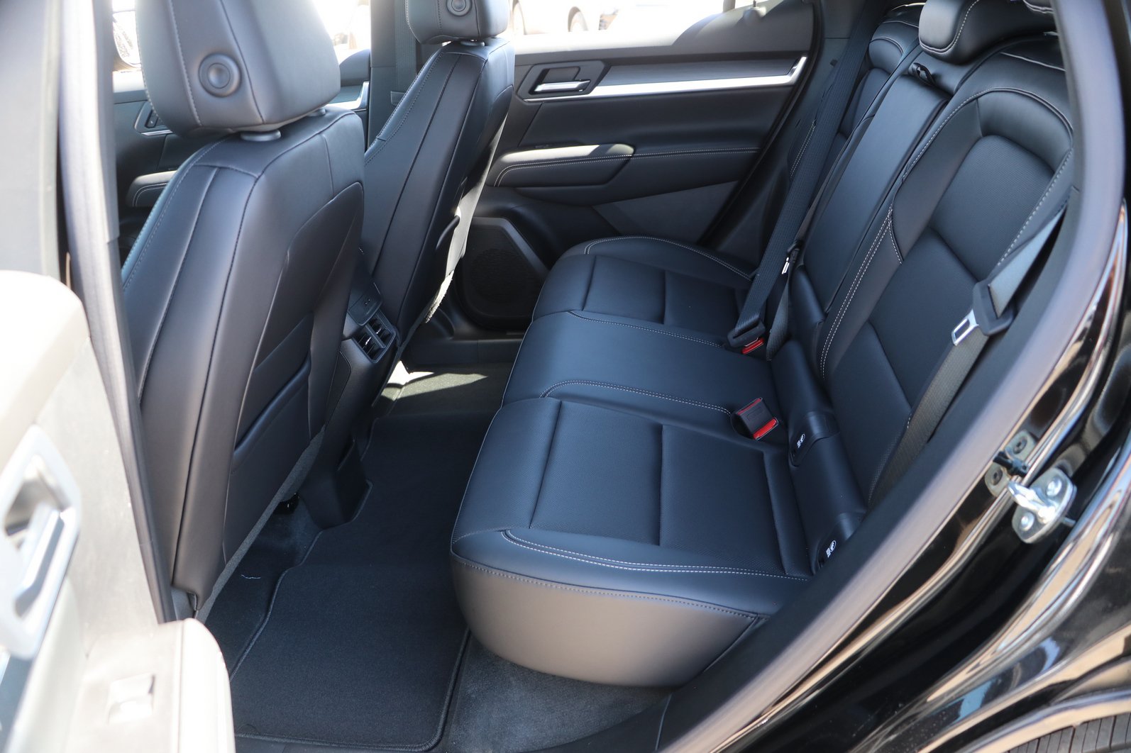 New 2026 GMC Terrain Elevation FWD image 27