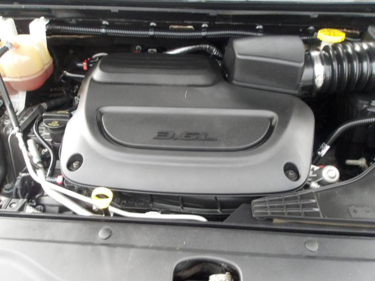 Used 2020 Chrysler Voyager Lxi FWD image 25