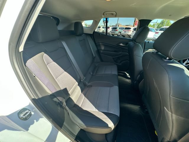 Used 2024 Chevrolet Trax LT w/ Driver Confidence Package FWD image 29