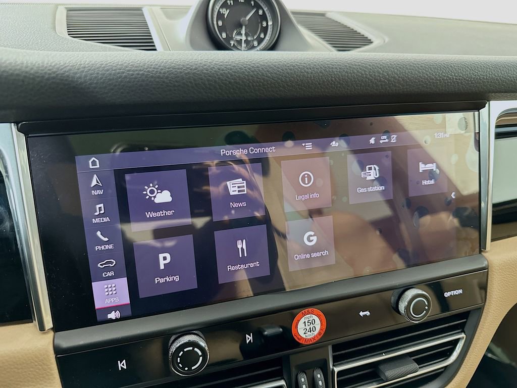 Used 2025 Porsche Macan image 15