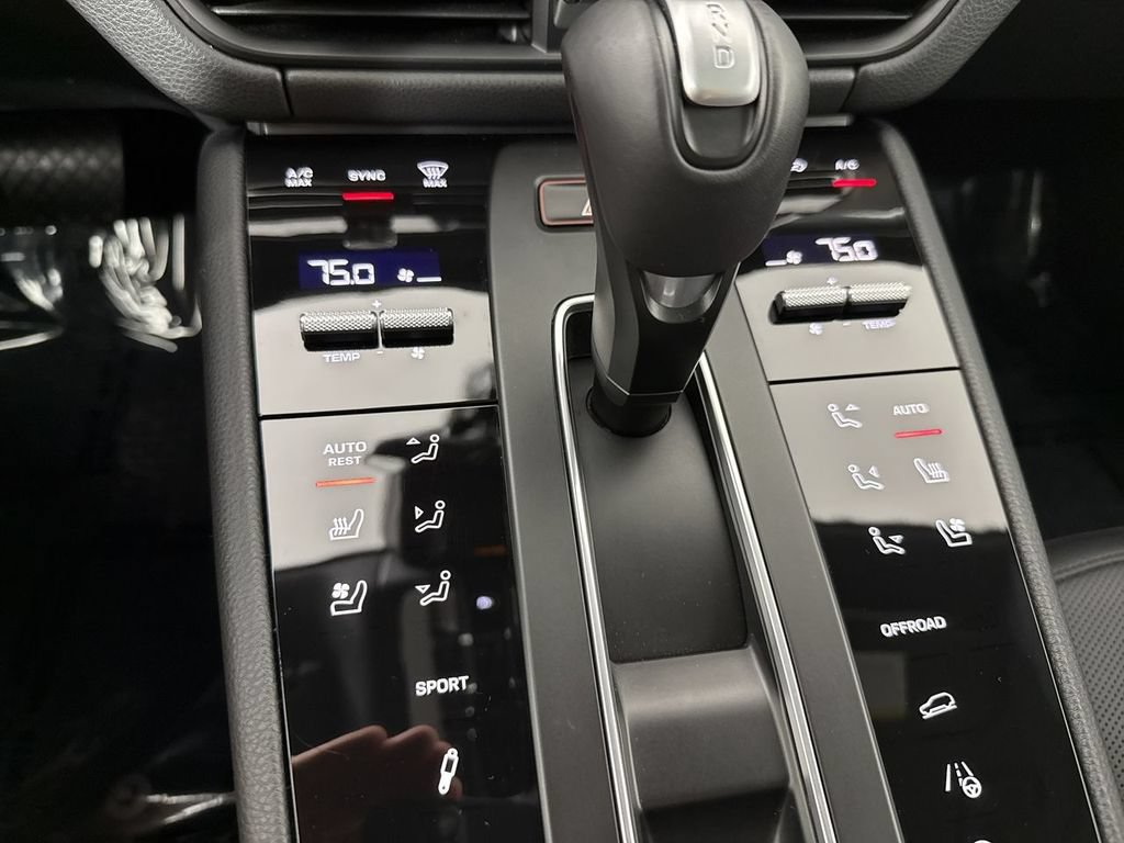Certified 2025 Porsche Macan S AWD/4WD image 30