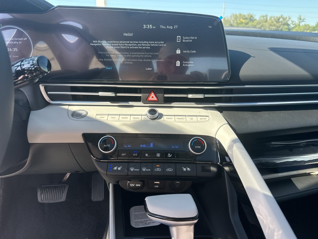 New 2026 Hyundai Elantra Limited FWD image 4
