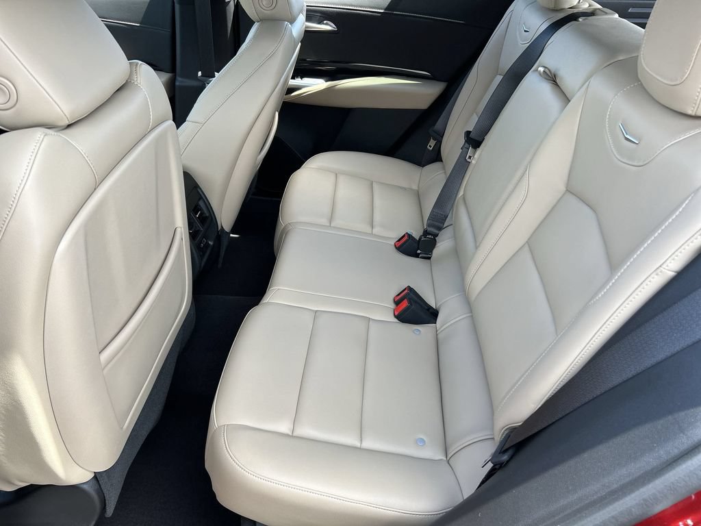 Used 2024 Cadillac XT4 Luxury w/ Cold Weather Package FWD image 26