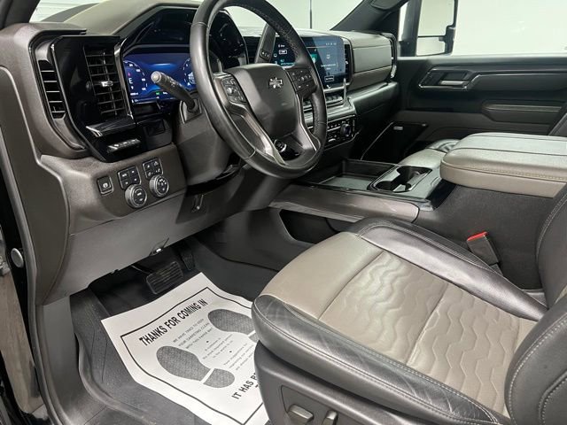 Used 2024 Chevrolet Silverado 2500 ZR2 w/ Technology Package AWD/4WD image 24