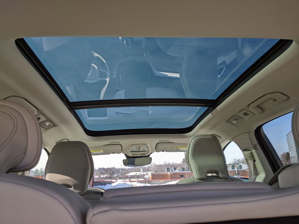 Certified 2026 Volvo XC60 B5 Ultra w/ Protection Package Premier image 13