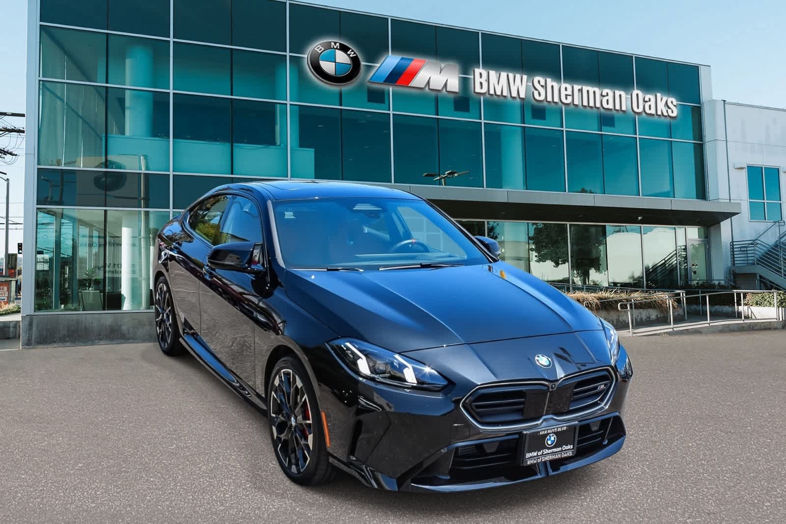 Used 2025 BMW M235i xDrive w/ Premium Package AWD/4WD image 3