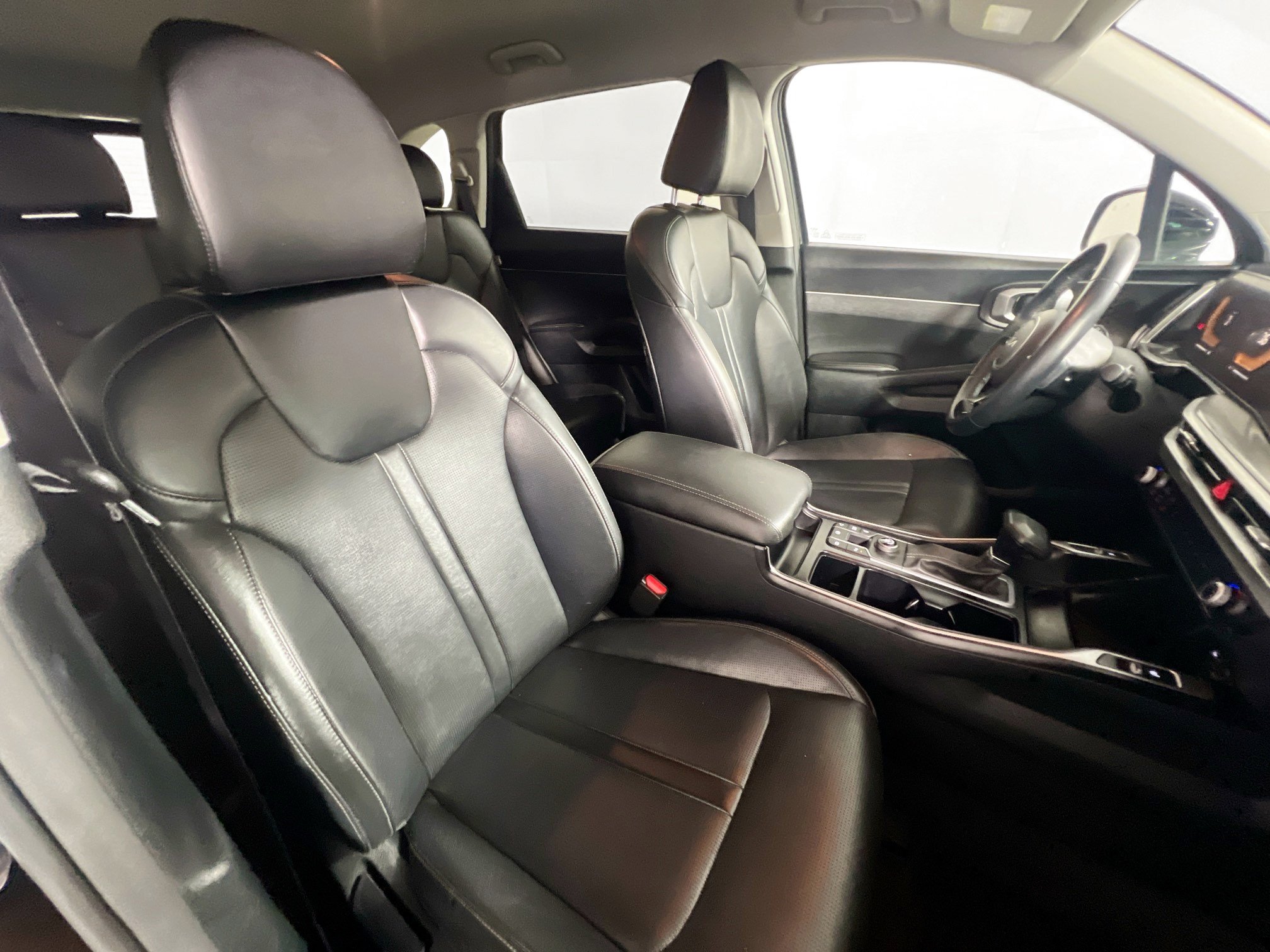 Used 2024 Kia Sorento S FWD image 31
