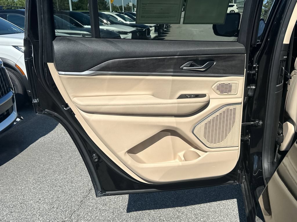 Used 2021 Jeep Grand Cherokee L Limited w/ MOPAR Finishing Package AWD/4WD image 18