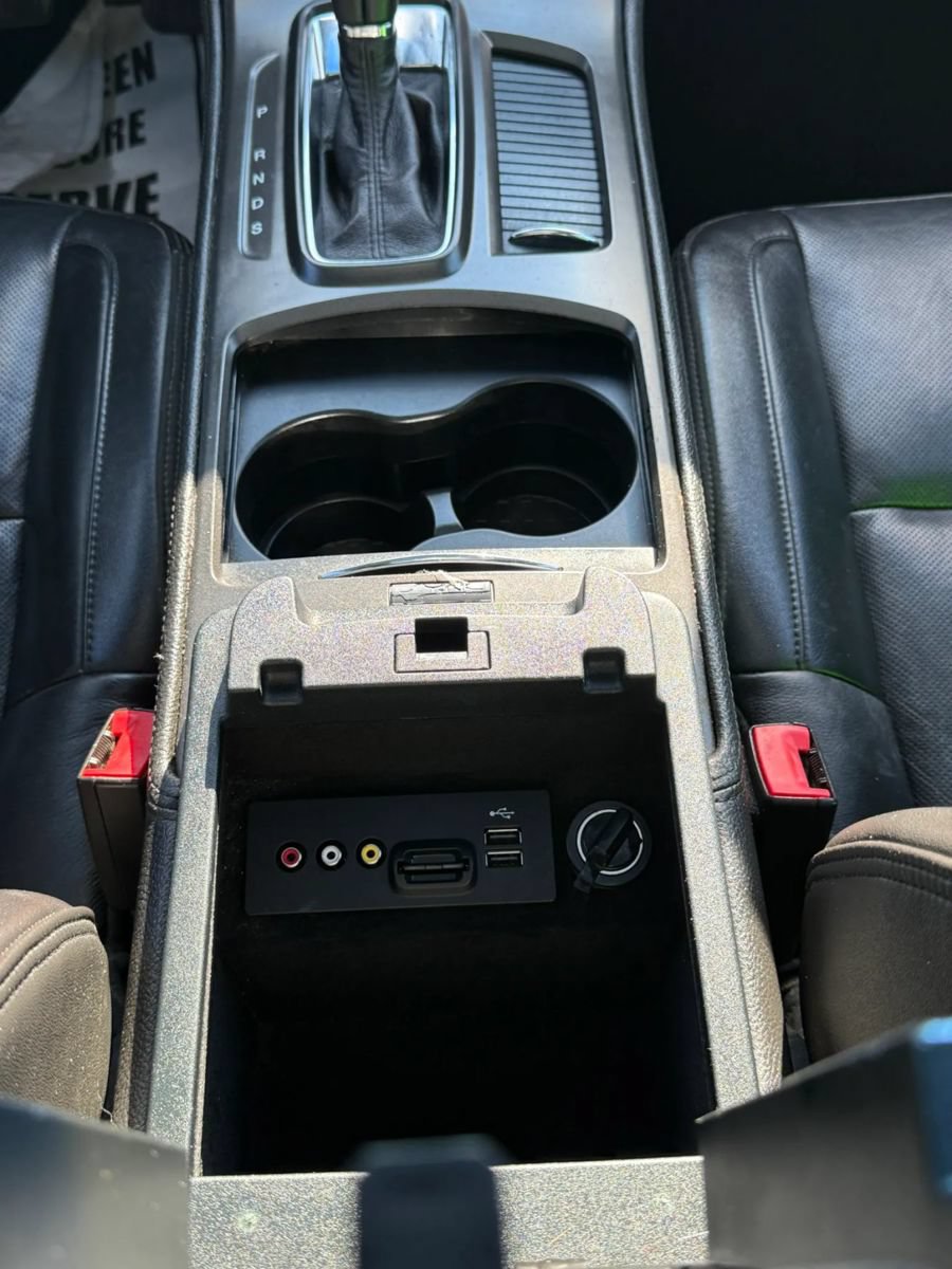 Used 2013 Lincoln MKS AWD image 30