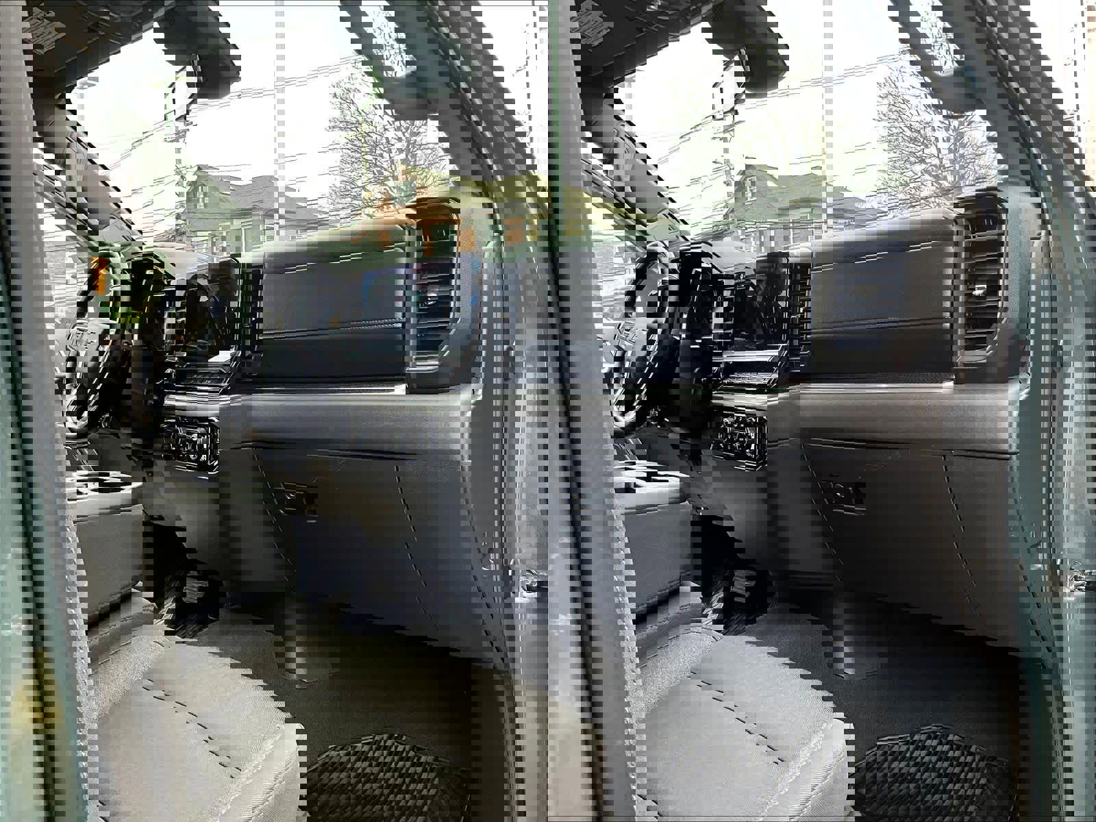 Used 2025 Chevrolet Silverado 1500 LT image 14