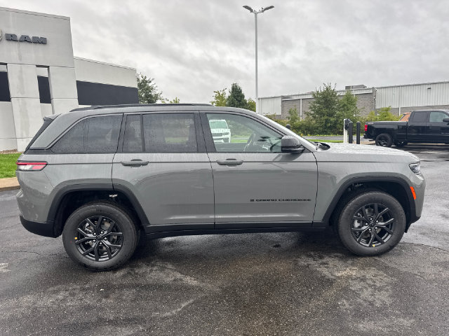New 2027 Jeep Grand Cherokee 4WD image 8