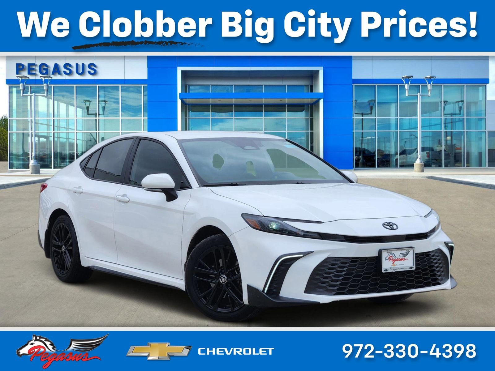 Used 2025 Toyota Camry SE w/ Convenience Package image 1