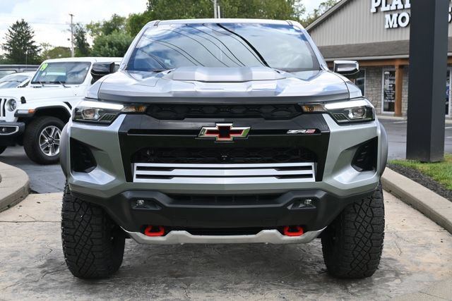 Used 2025 Chevrolet Colorado ZR2 w/ Technology Package AWD/4WD image 2