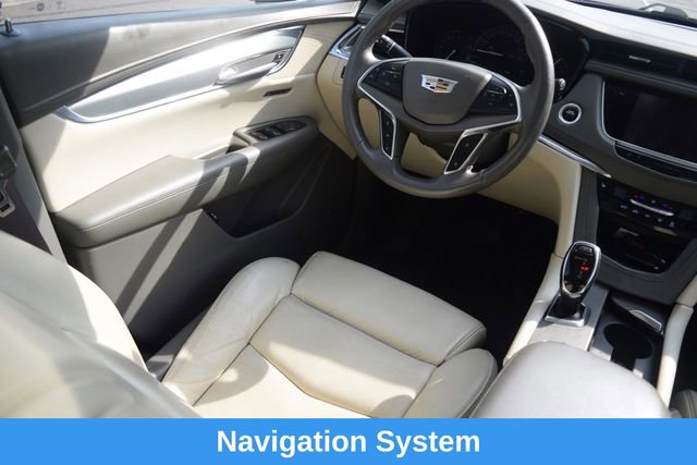 Used 2017 Cadillac XT5 Luxury w/ Driver Awareness Package FWD image 2