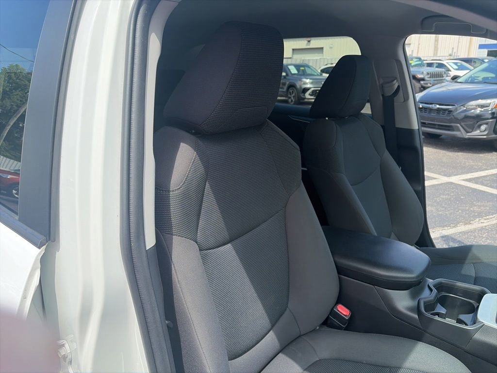 Used 2020 Toyota RAV4 LE FWD image 26