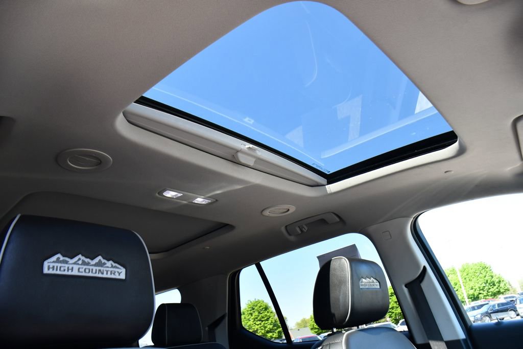Used 2019 Chevrolet Traverse High Country w/ LPO, Floor Liner Package FWD image 17