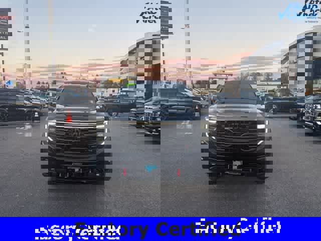 Certified 2022 GMC Sierra 1500 AT4 w/ AT4 Premium Package image 3