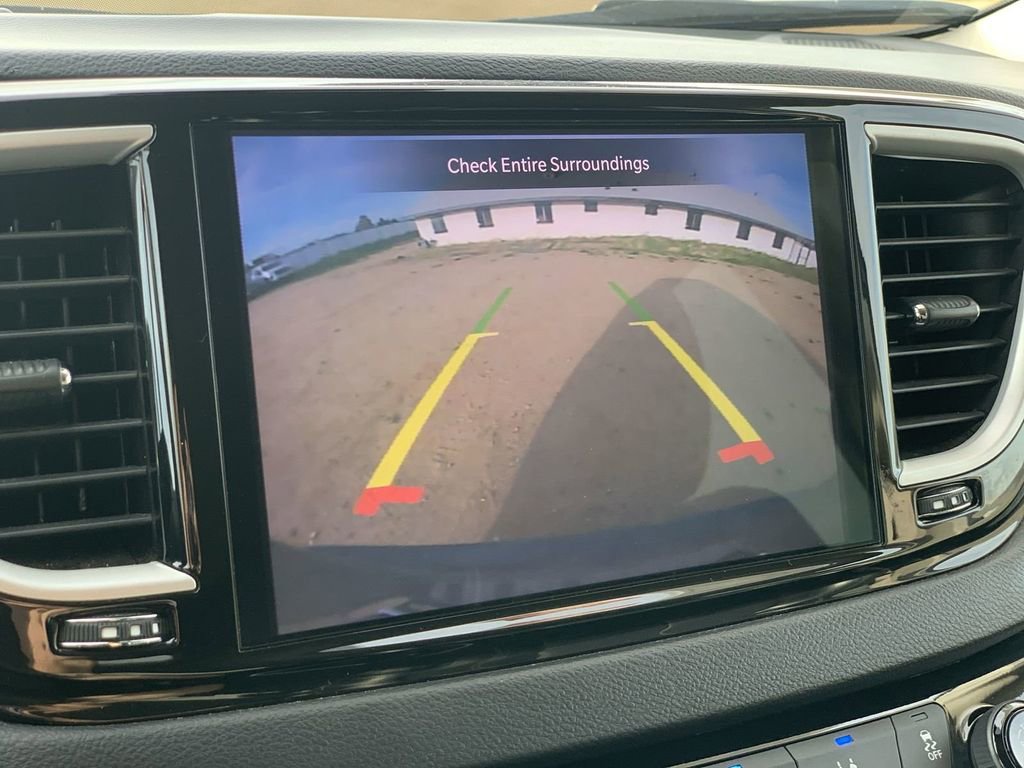 Used 2022 Chrysler Pacifica Touring-L image 12