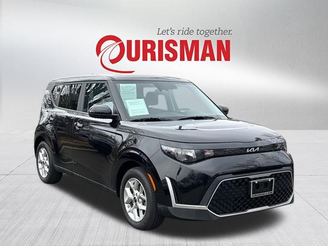 Used 2023 Kia Soul S image 1
