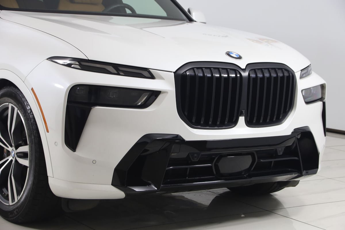Used 2024 BMW X7 xDrive40i w/ M Sport Package AWD/4WD image 47