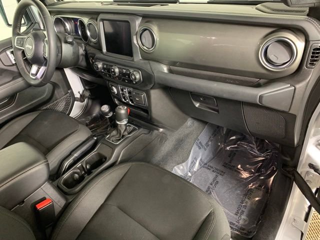 Used 2023 Jeep Wrangler Sahara image 23