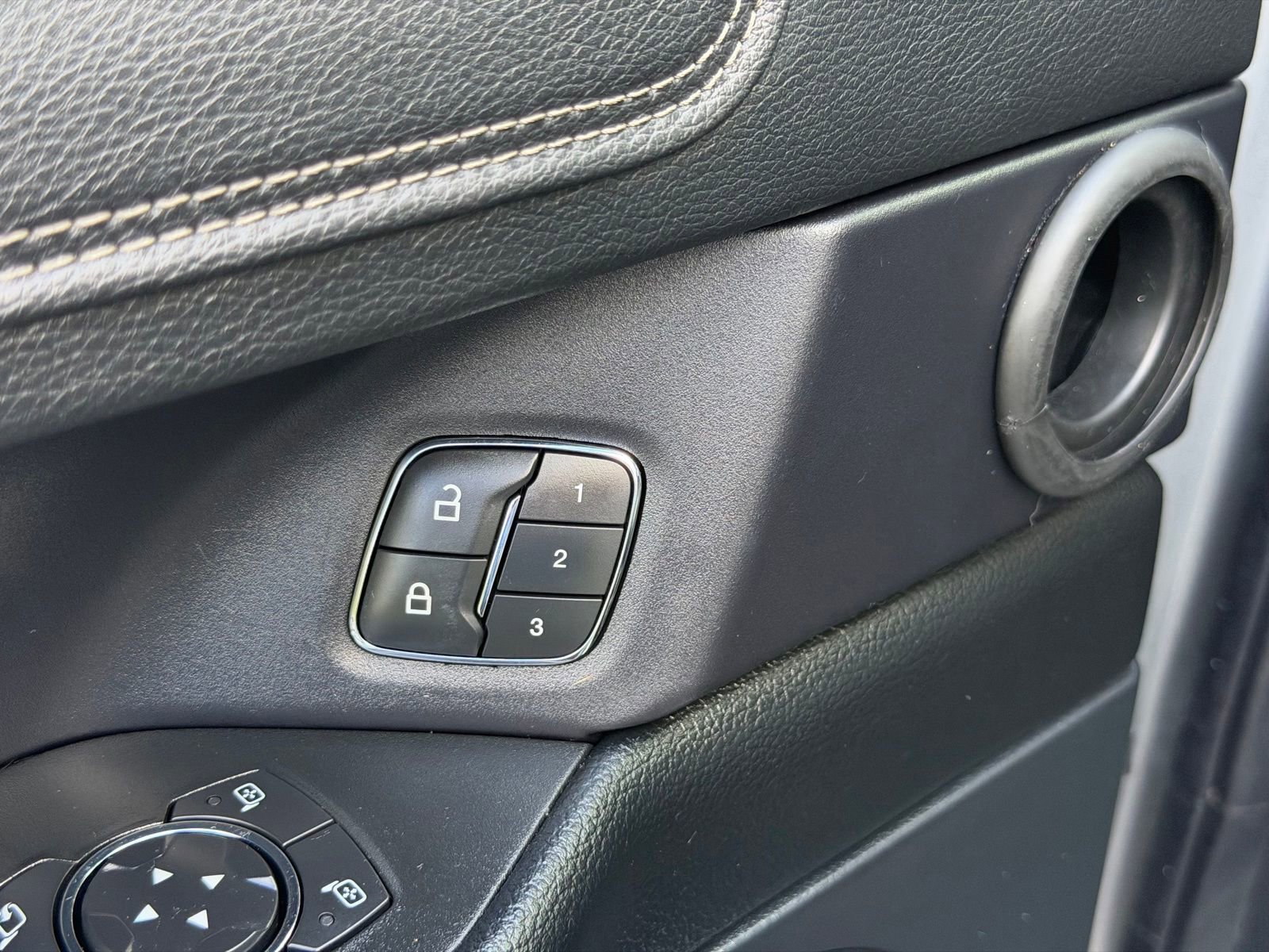 Used 2021 Ford Expedition Limited AWD/4WD image 14