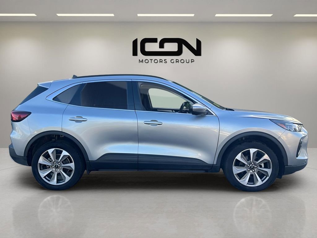 Used 2023 Ford Escape Platinum image 6