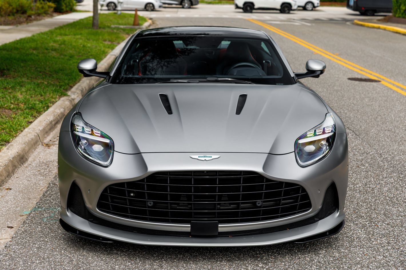 Used 2024 Aston Martin DB12 Coupe RWD image 21
