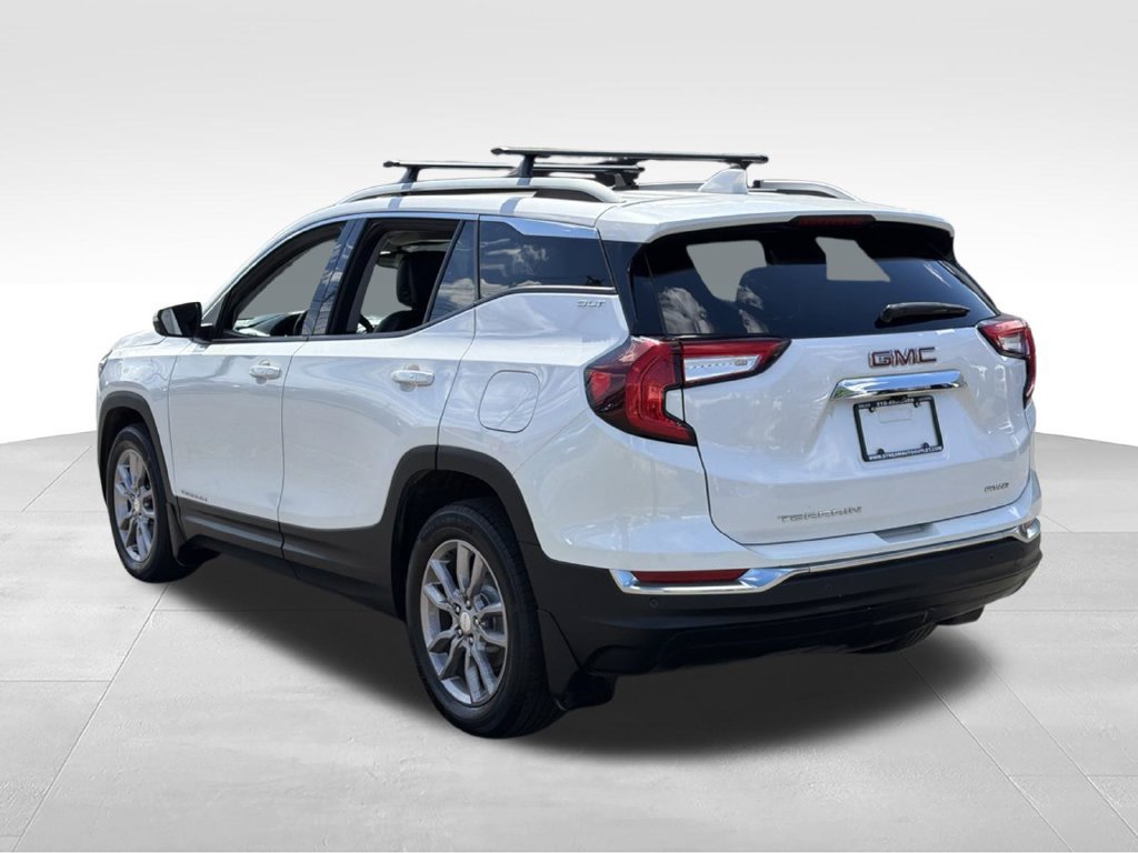 Used 2022 GMC Terrain SLT w/ Infotainment Package II AWD/4WD image 6